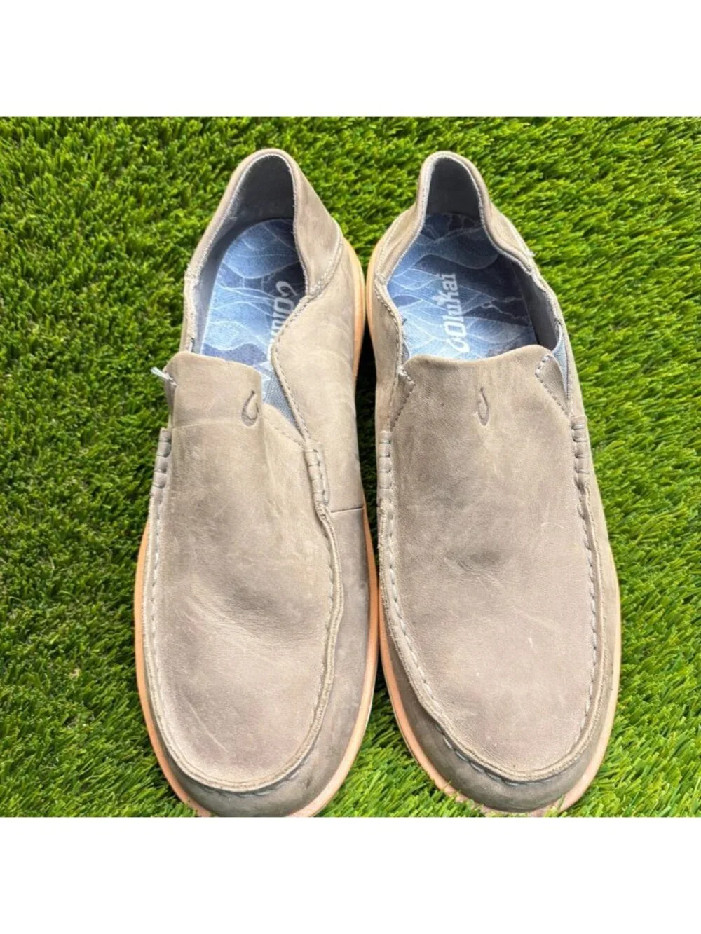 OluKai Kalia Mens Size 10 Gray Tan Casual Classic Leather Slip On Loafer Shoes